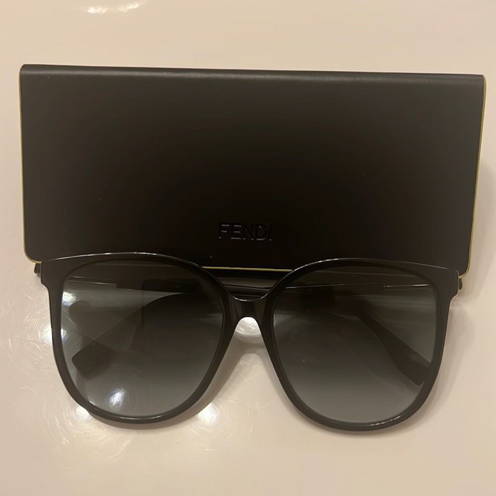 Fendi Polarized Grey Round Ladies Sunglasses